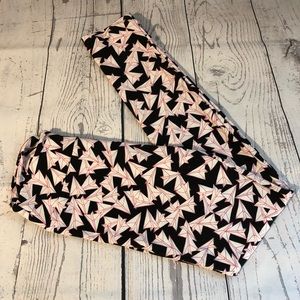 LuLaRoe 🦄NEW OS Black Paper Planes